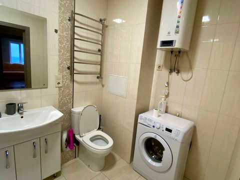 квартира за адресою В'ячеслава Чорновола вул., 11
