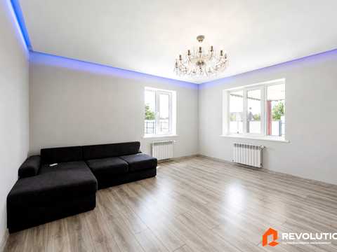 будинок за адресою с. Рогозів, Зоряний, 8