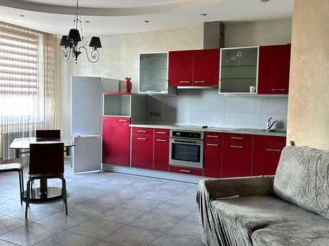 квартира за адресою Середньофонтанська вул., 19б