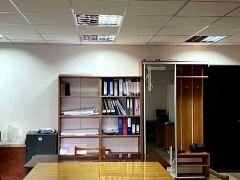 комерційна за адресою Зоопаркова вул., 1а