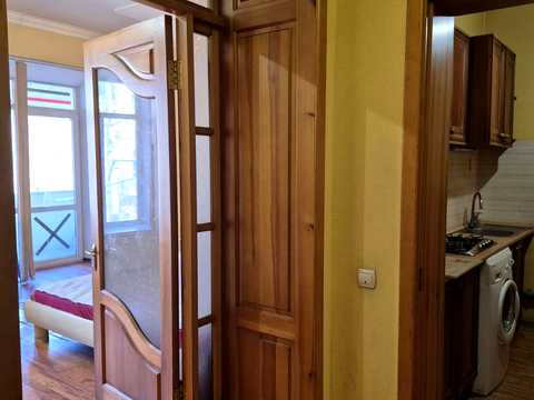 квартира за адресою Олександра Ройтбурда пров. (Ляпунова), 2