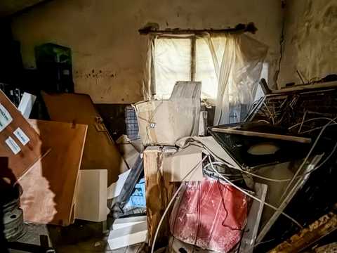 комерційна за адресою Довга, 6