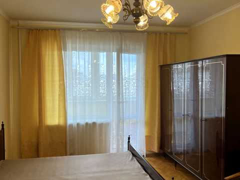 квартира за адресою Ревуцького вул., 18