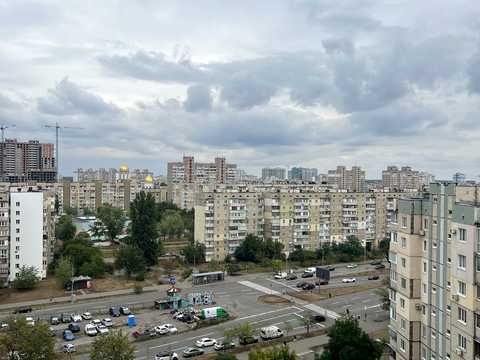 квартира за адресою Ревуцького вул., 18