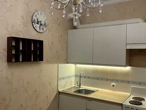 квартира за адресою Ревуцького вул., 18
