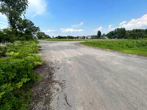 комерційна за адресою Центральна, 30
