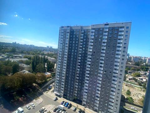 квартира за адресою Сім'ї Кульженків вул. (Петра Дегтяренка), 21