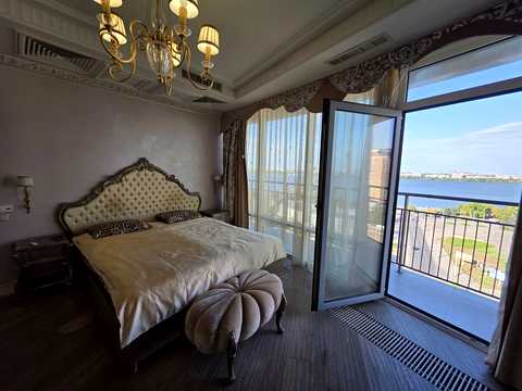 квартира за адресою Королеви Єлизавети ІІ вул. (Глинки), 2