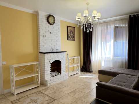 квартира за адресою Квартальна вул., 8/8