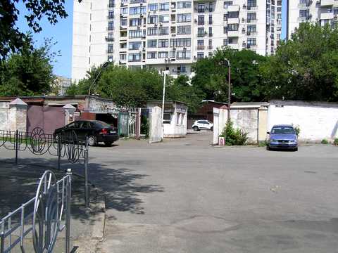 паркомісце за адресою Київ, Ігоря Брановицького вул. (Перспективна), 9