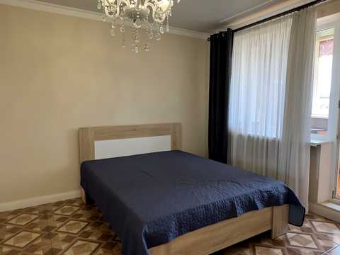 квартира за адресою Квартальна вул., 8/8