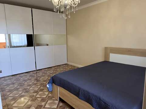 квартира за адресою Квартальна вул., 8/8