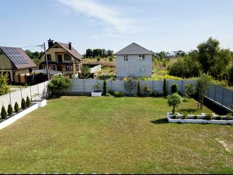 будинок за адресою с. Зарічани, Петрівська, 1