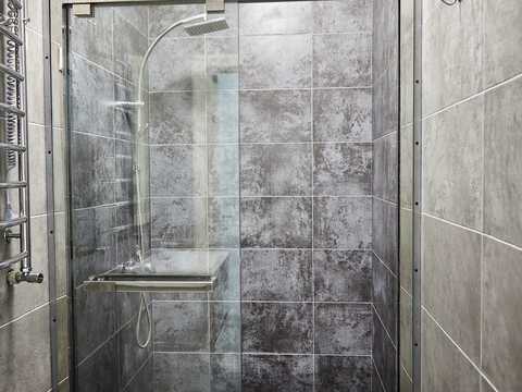 будинок за адресою с. Зарічани, Петрівська, 1