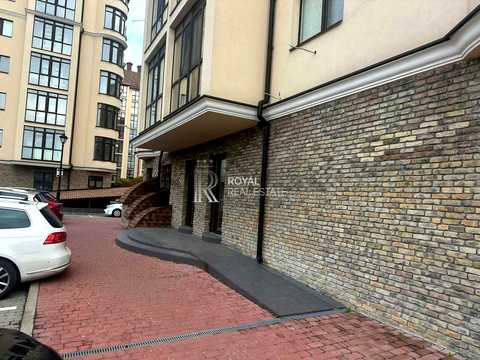 коммерческая по адресу Молодіжна ул., 7