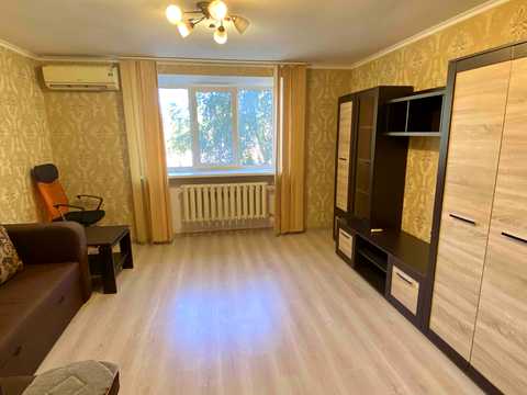 квартира по адресу Небесной Сотни просп. (Маршала Жукова), 10
