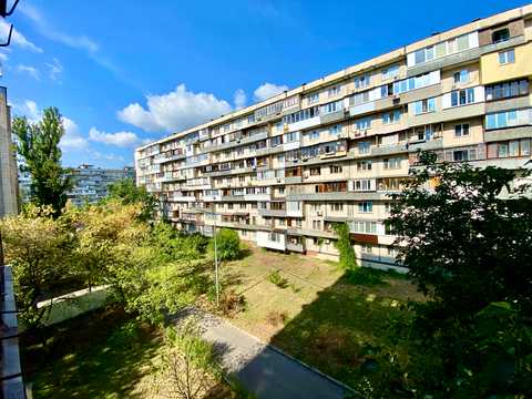 квартира за адресою Амвросія Бучми бульв., 5/1
