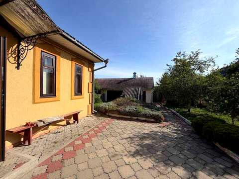 дом по адресу с. Александрия, андрія мельника