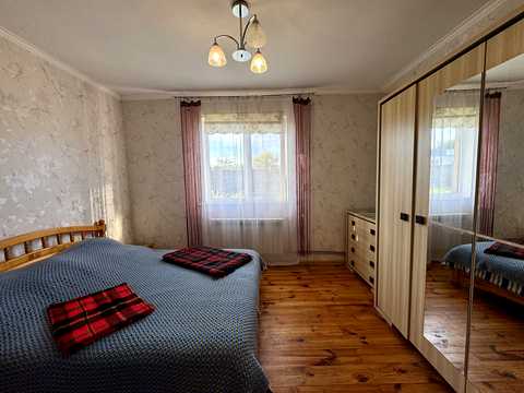 будинок за адресою Сарни, хмільна