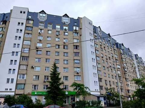 комерційна за адресою Анни Ахматової вул., 5