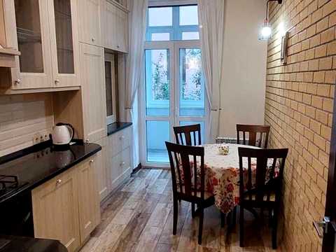 квартира за адресою Шовковична вул., 21