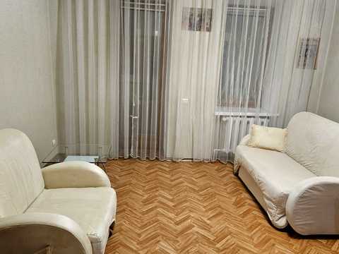квартира за адресою Анни Ахматової вул., 35-Б