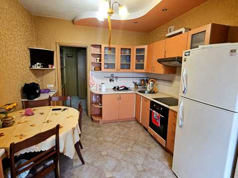 квартира за адресою Анни Ахматової вул., 35-Б