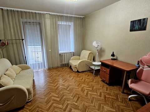 квартира за адресою Анни Ахматової вул., 35-Б