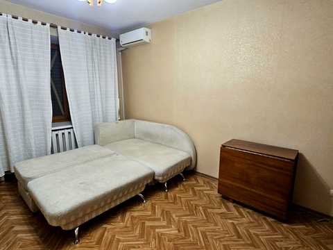 квартира за адресою Анни Ахматової вул., 35-Б