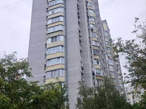 квартира за адресою Анни Ахматової вул., 35-Б