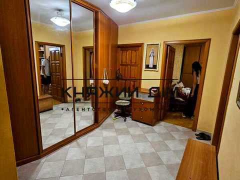 квартира за адресою Анни Ахматової вул., 15