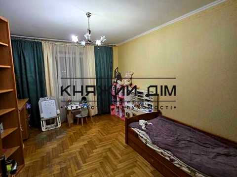 квартира за адресою Анни Ахматової вул., 15