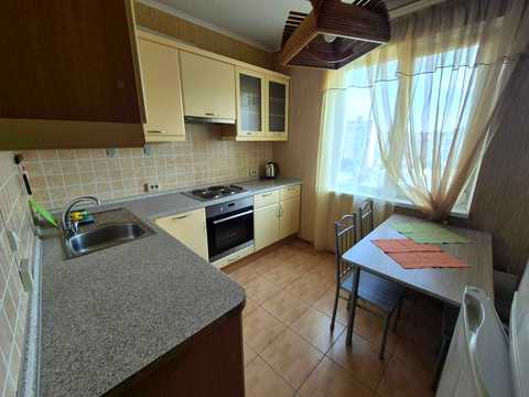 квартира за адресою Миколи Ушакова вул., 18