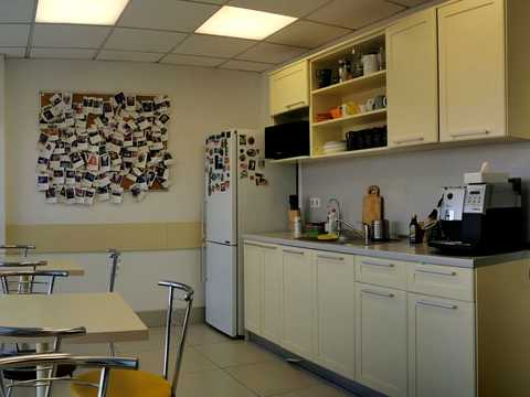 комерційна за адресою Науки просп., 3
