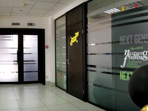 комерційна за адресою Науки просп., 3