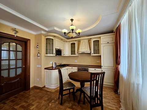 квартира за адресою Верховинна вул., 35