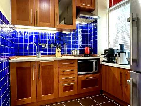 квартира за адресою Євгена Коновальця вул. (Щорса), 23
