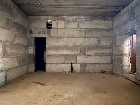 комерційна за адресою Боголюбова вул., 12
