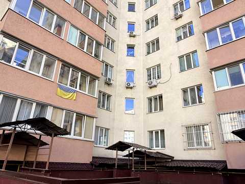 комерційна за адресою Боголюбова вул., 12