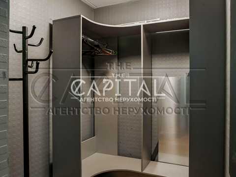 комерційна за адресою Старонаводницька вул., 6