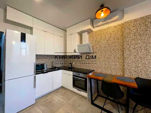 квартира за адресою Василя Тютюнника вул. (Анрі Барбюса), 37/1