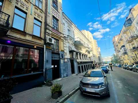 коммерческая по адресу Малая Житомирская ул., 8