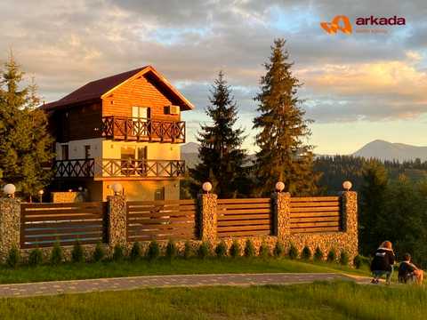 комерційна за адресою с. Яблуниця, Степана Бандери, 2