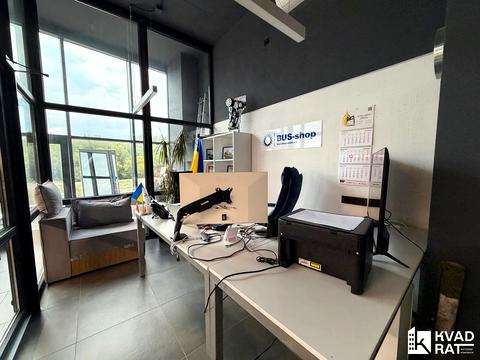 комерційна за адресою Надрічна вул., 1
