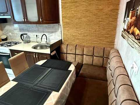 квартира за адресою Олександра Довженка вул., 25-Б