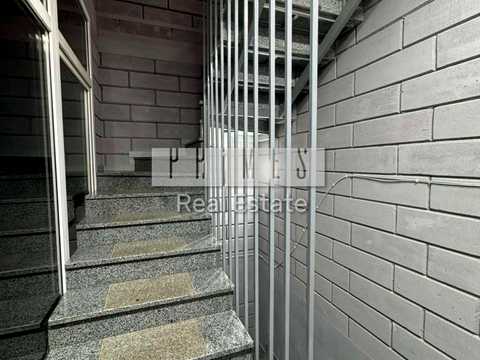 коммерческая по адресу Днепровская набережная ул., 7