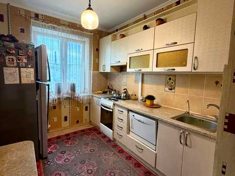 квартира за адресою Гірницький мікрорайон  (5-й мікрорайон), 7