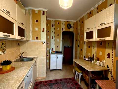 квартира за адресою Гірницький мікрорайон  (5-й мікрорайон), 7