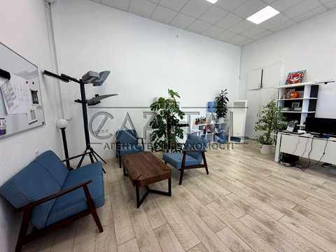 комерційна за адресою Київ, Володимирська вул., 4