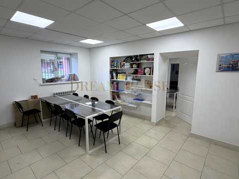 комерційна за адресою Бориса Гмирі вул., 10-А